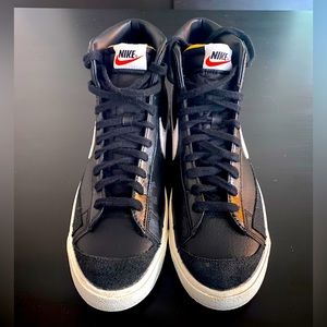 Barely worn Nike Blazer Mid '77 Vintage in like new condition size US 10.5